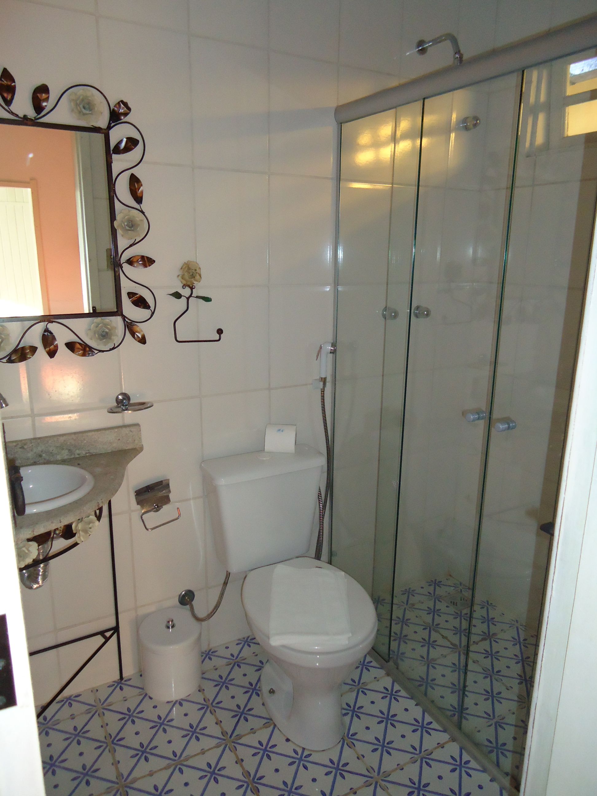 suite | bathroom | shower, free toiletries, hair dryer, towels
