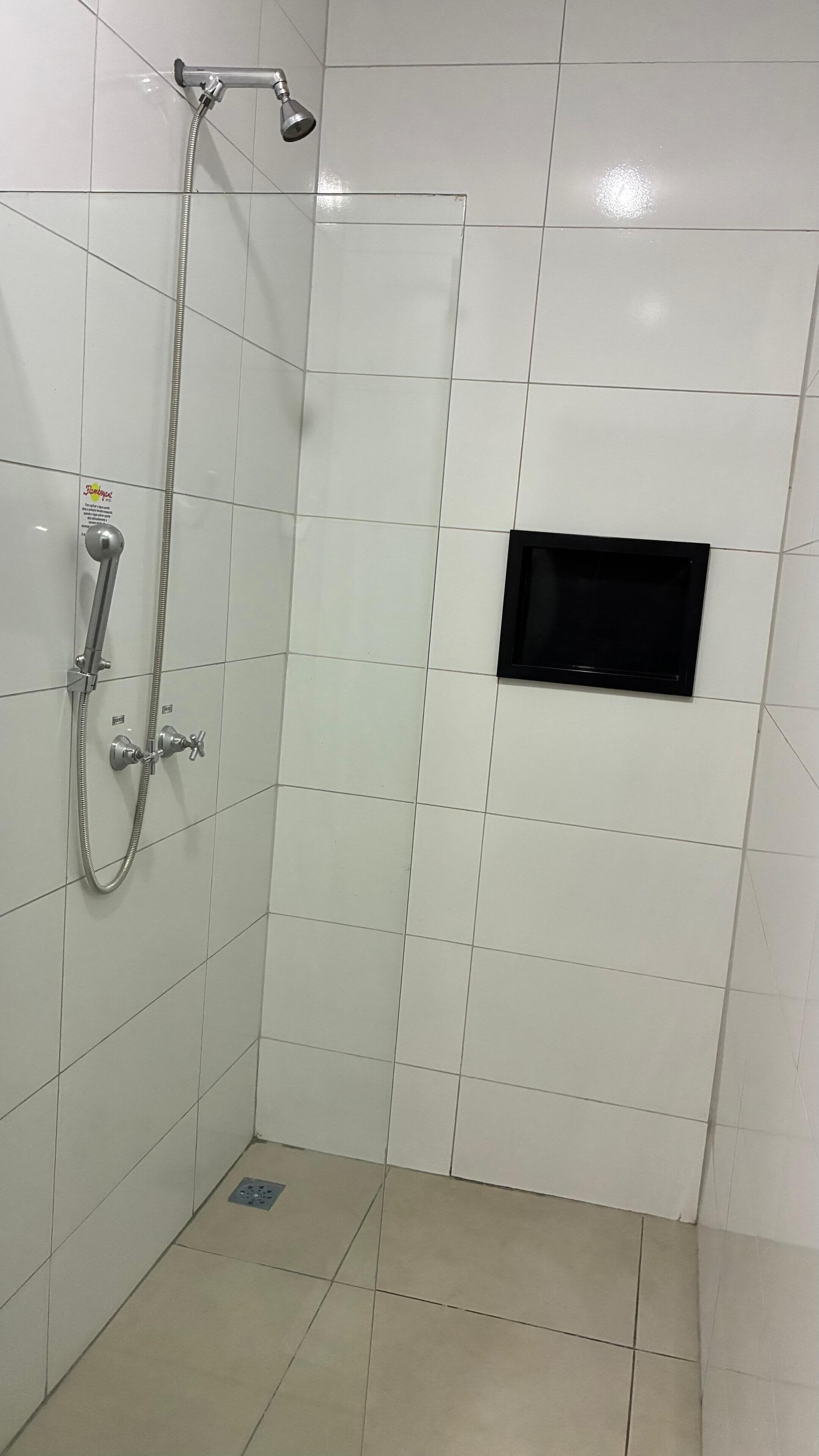 Suite (VIP) | Bathroom | Shower, free toiletries, hair dryer, slippers