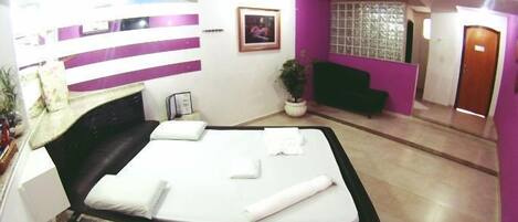 Suite (Master) | Escriptori, habitacions insonoritzades, wifi gratuïta i roba de llit