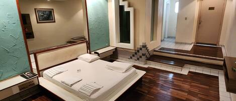 Suite executiva | Escriptori, habitacions insonoritzades, wifi gratuïta i roba de llit