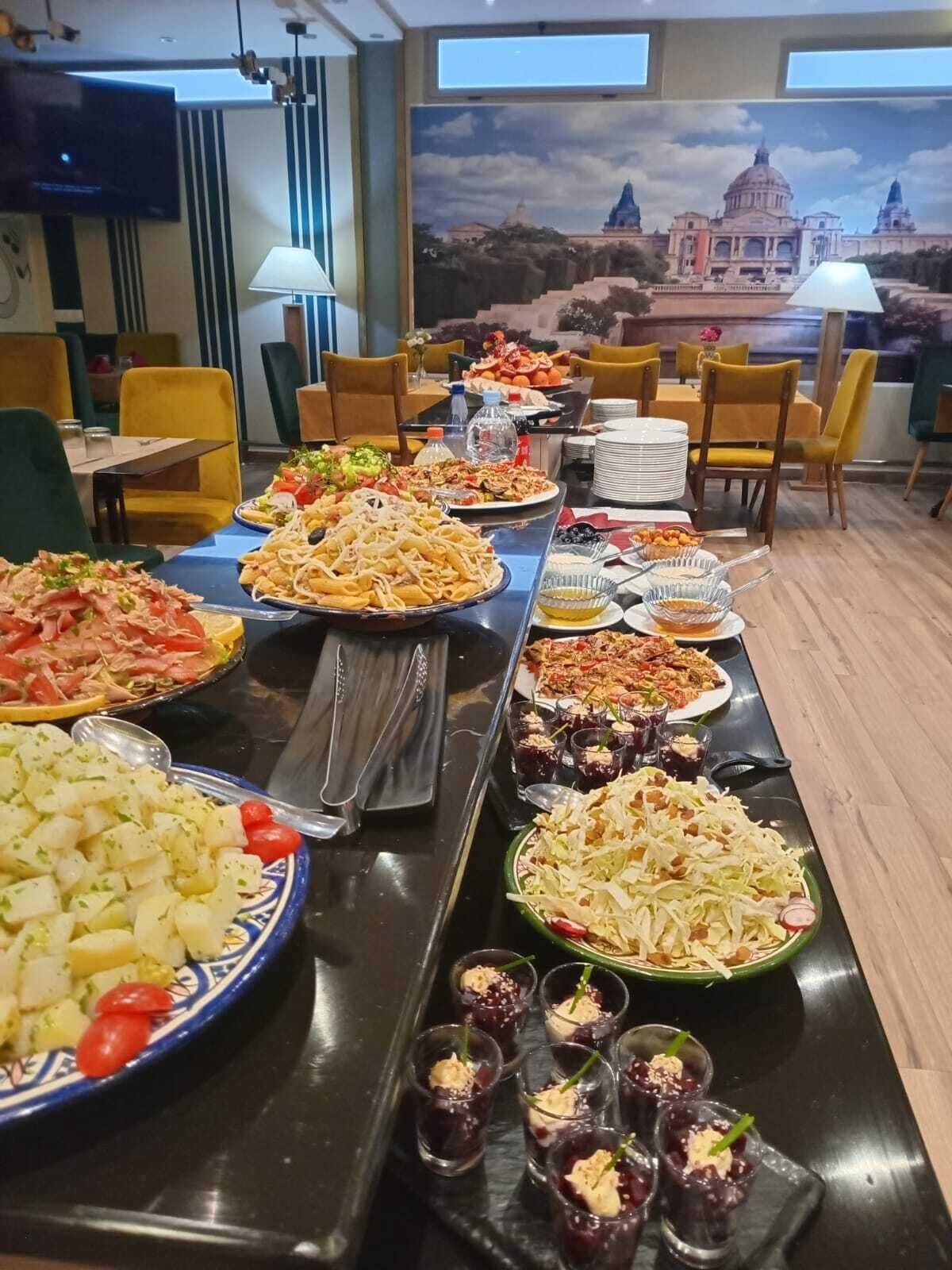 lunch and dinner served