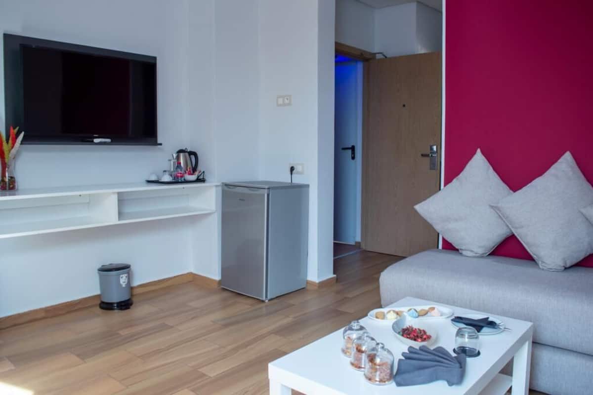 Appartamento familiare, 2 camere da letto | Area soggiorno | TV a schermo piatto