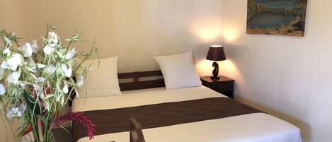 Dobbeltværelse | Individuelt design, individuel indretning, skrivebord