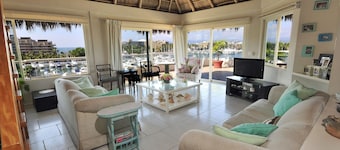 Marina Banderas Suites