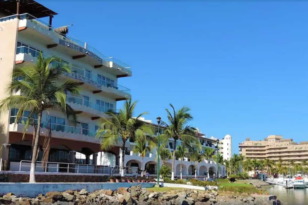 Marina Banderas Suites