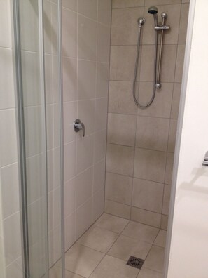 Bathroom shower - Three Rivers House (Coomera)