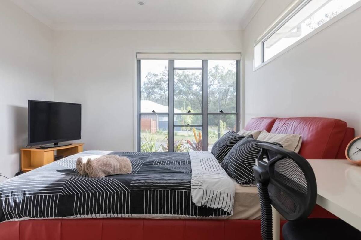 Habitación básica, 1 cama Queen size, baño privado | 4 habitaciones, wifi gratis y ropa de cama 
