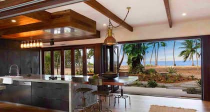 Spice At Oak Absolute Oceanfront House