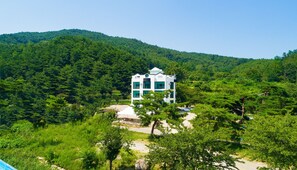 Khuôn viên nơi lưu trú