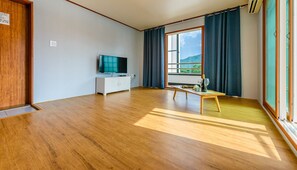 Phòng cơ bản (Seorak 201) | Khu phòng khách | TV màn hình phẳng 42-inch có truyền hình cáp, TV 