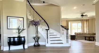 Wine Country Estate, Behind Gates, 6 Acre Luxury Pool Estate, Great location!