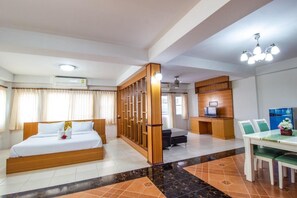 خزنة داخل الغرفة وأسرّة قابلة للطي وواي فاي مجانًا