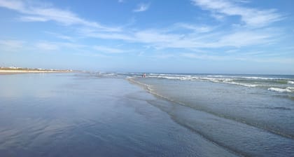 Very large 1BD, 1BA Ocean Front Complex, Ground Floor, Wifi, Hdtv, Large pool