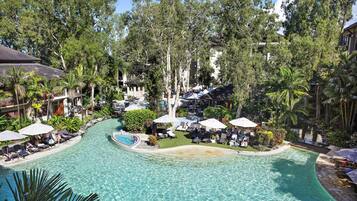 3 outdoor pools, pool umbrellas, pool loungers