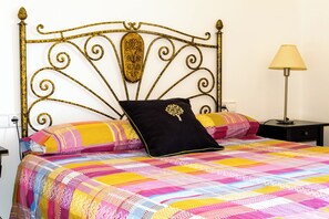 4 bedrooms, iron/ironing board, travel cot, free WiFi