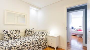 3 dormitorios, escritorio, tabla de planchar con plancha y wifi gratis