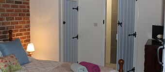 Herlig luksuriøs rustikk låveombygging i nærheten av New Forest og sørkysten. Soveplass til 2.