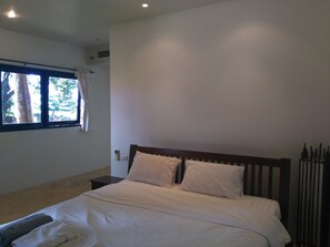 3 Bedrooms Villa | 3 bedrooms, in-room safe, desk, blackout drapes