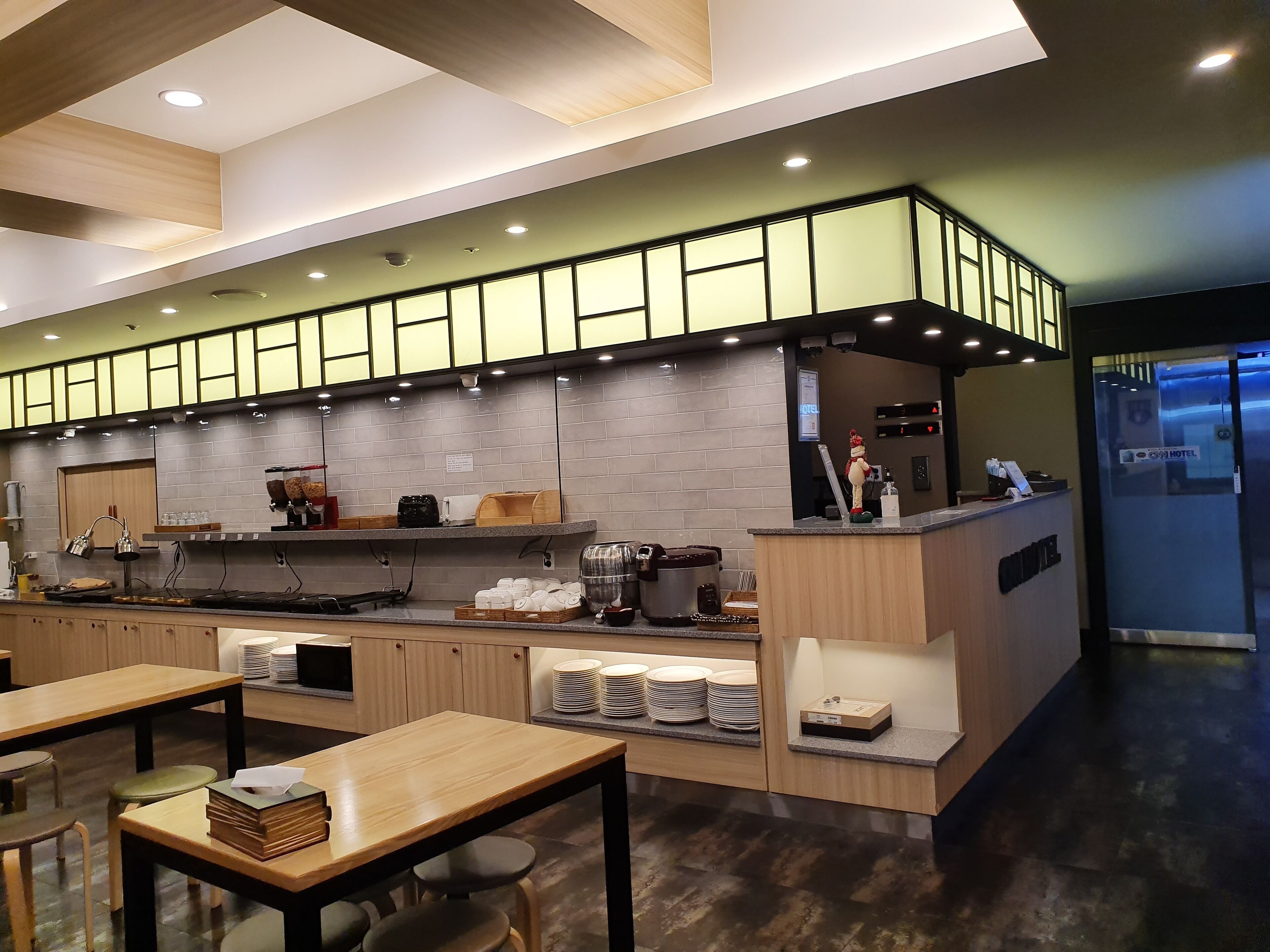 包含每日自助早餐