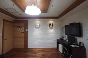 Standard Double Room | Room amenity - CNN Hotel (Changwon)