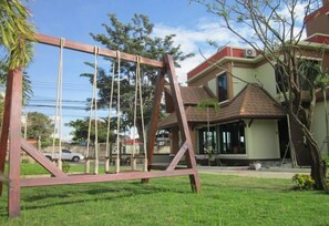 Zona de juegos infantil al aire libre