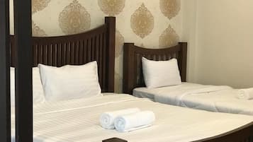 Habitación familiar | Cortinas opacas y wifi gratis