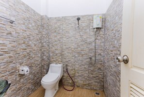 Deluxe Triple Room | Bathroom | Shower, free toiletries, towels - Preme Village (Ubon Ratchathani)