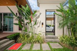 Interior entrance - Niche Villas by TropicLook (Rawai)