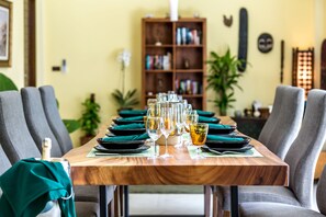 Premium-Zimmer | Essbereich im Zimmer