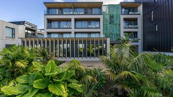 Bagian depan properti