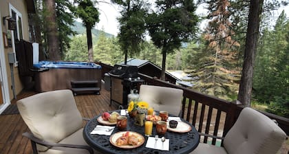Leavenworth Escape — Hot Tub, Pet Friendly, Views + Easy Access