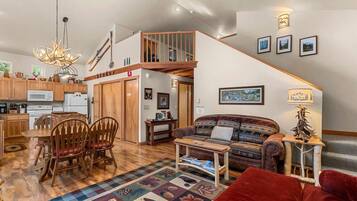 Smart TV, fireplace, DVD player