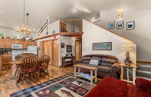 Smart TV, fireplace, DVD player