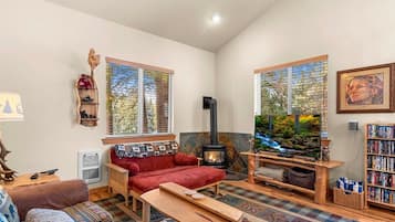 Smart TV, fireplace, DVD player