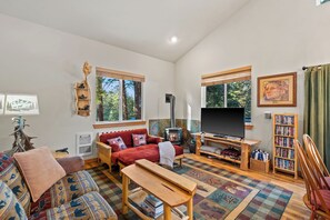 Smart-TV, Kamin, DVD-Player