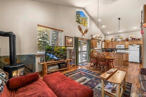 Smart-TV, Kamin, DVD-Player