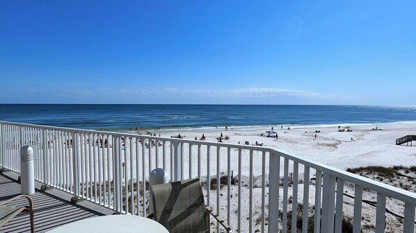 On the beach, sun-loungers - MILLION DOLLAR VIEW WITH PRIVATE PARKING SLEEPS 6, BOOK 7 DAYS GET 10% DISCOUNT! (Pensacola)