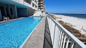 Outdoor pool - MILLION DOLLAR VIEW WITH PRIVATE PARKING SLEEPS 6, BOOK 7 DAYS GET 10% DISCOUNT! (Pensacola)