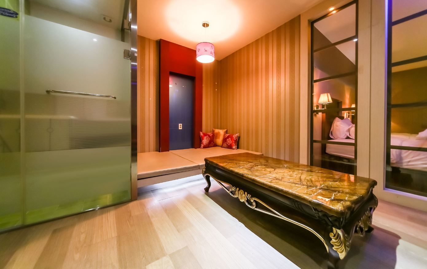 duplex (party room b) | living area | tv, computer