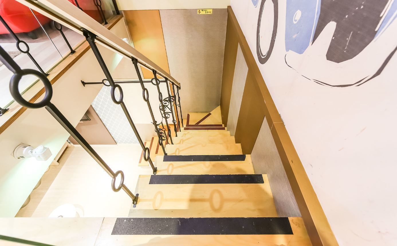 duplex (party room b) | living area | tv, computer