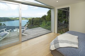 3 Bedroom House (2 Queen and 1 Tri-bunk) 