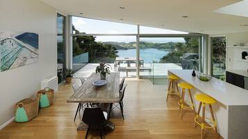 Perincian bahagian dalam