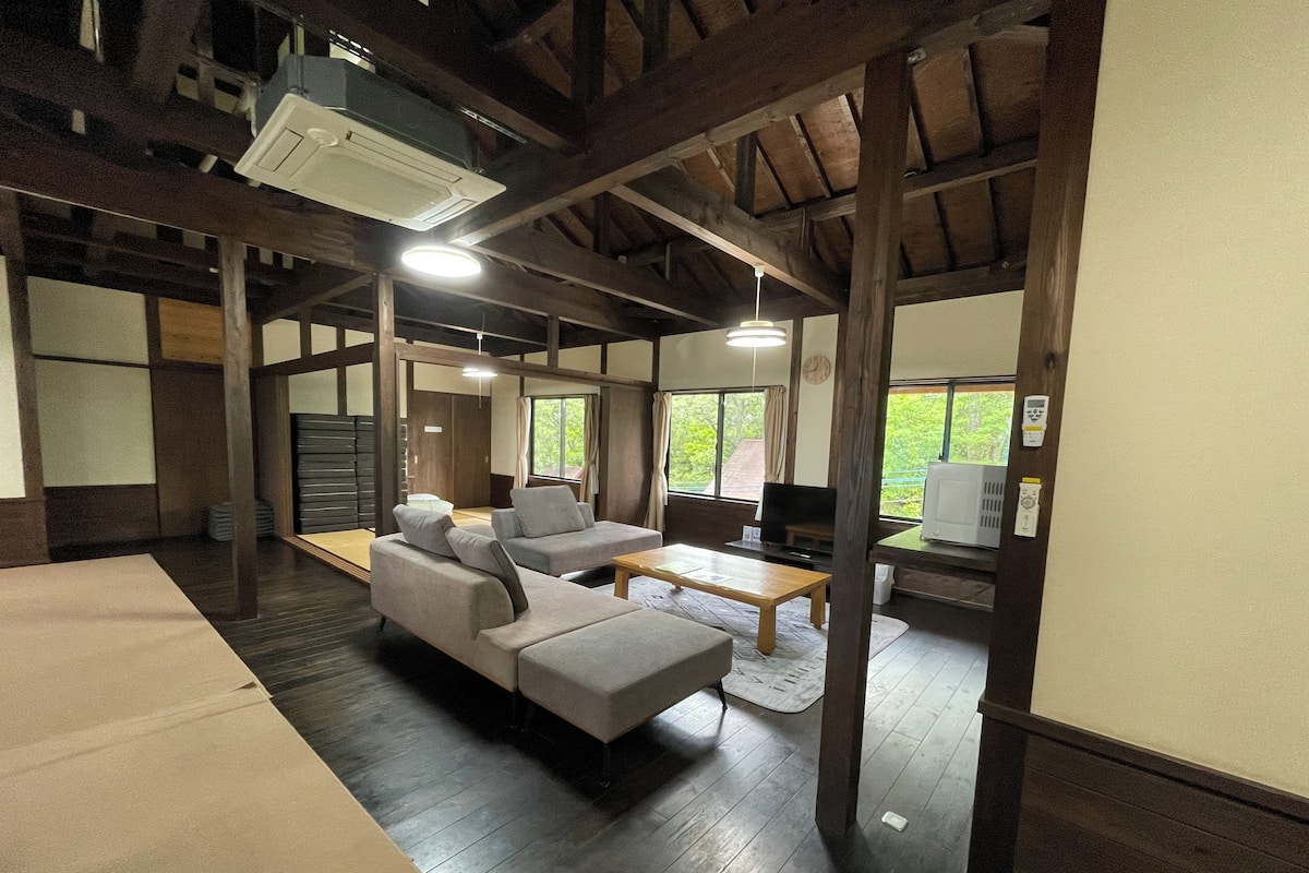 华丽村舍, 厨房, 山景 (SAZANKA) | 1 多间卧室、羽绒被、免费 WiFi、床单