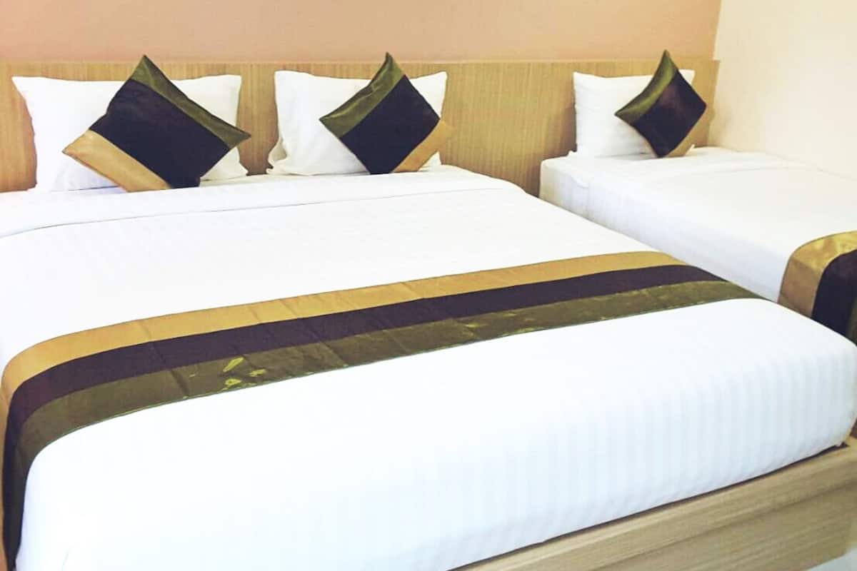 deluxe triple room | minibar, soundproofing, free wifi, bed sheets
