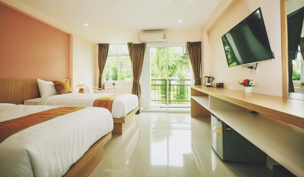 Minibar, sistema de insonorización, wifi gratis y ropa de cama 