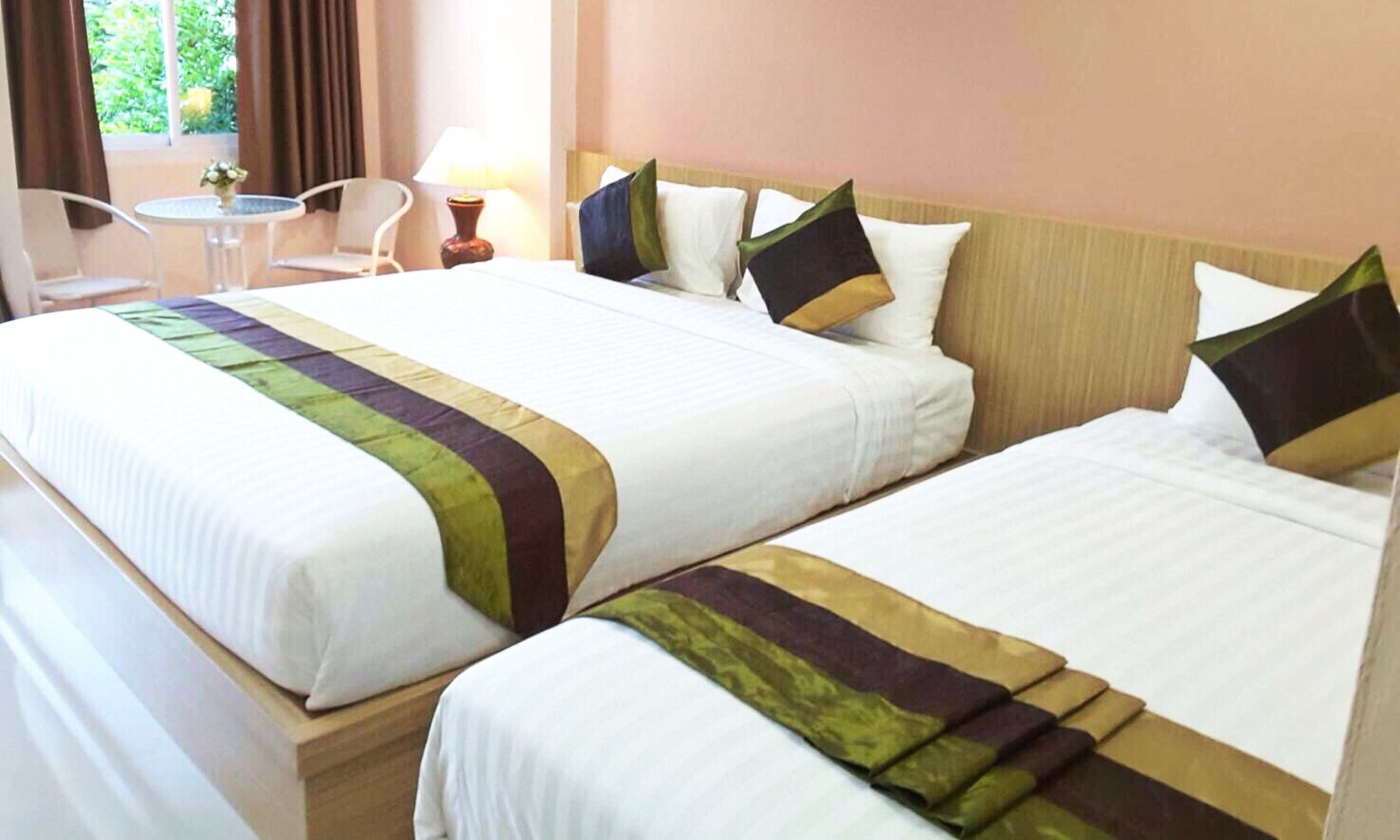 deluxe triple room | minibar, soundproofing, free wifi, bed sheets