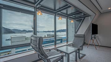 VIP Ocean View Room | Premium bedding, individually decorated, free WiFi, bed sheets