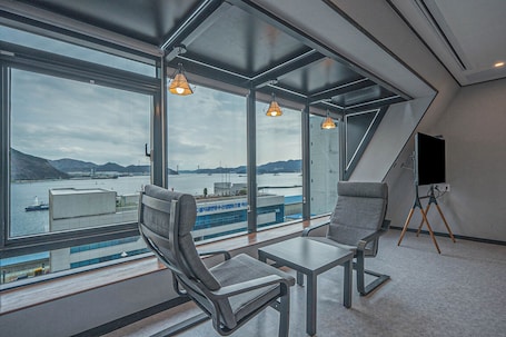 VIP Ocean View Room | Premium bedding, individually decorated, free WiFi, bed sheets