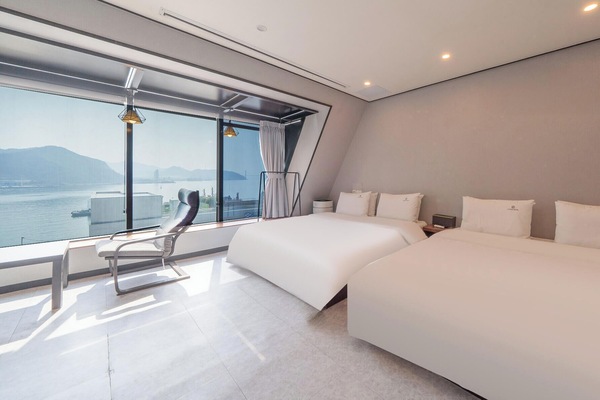 VIP Twin Ocean View Room | Premium bedding, WiFi (free), individually decorated, bed sheets