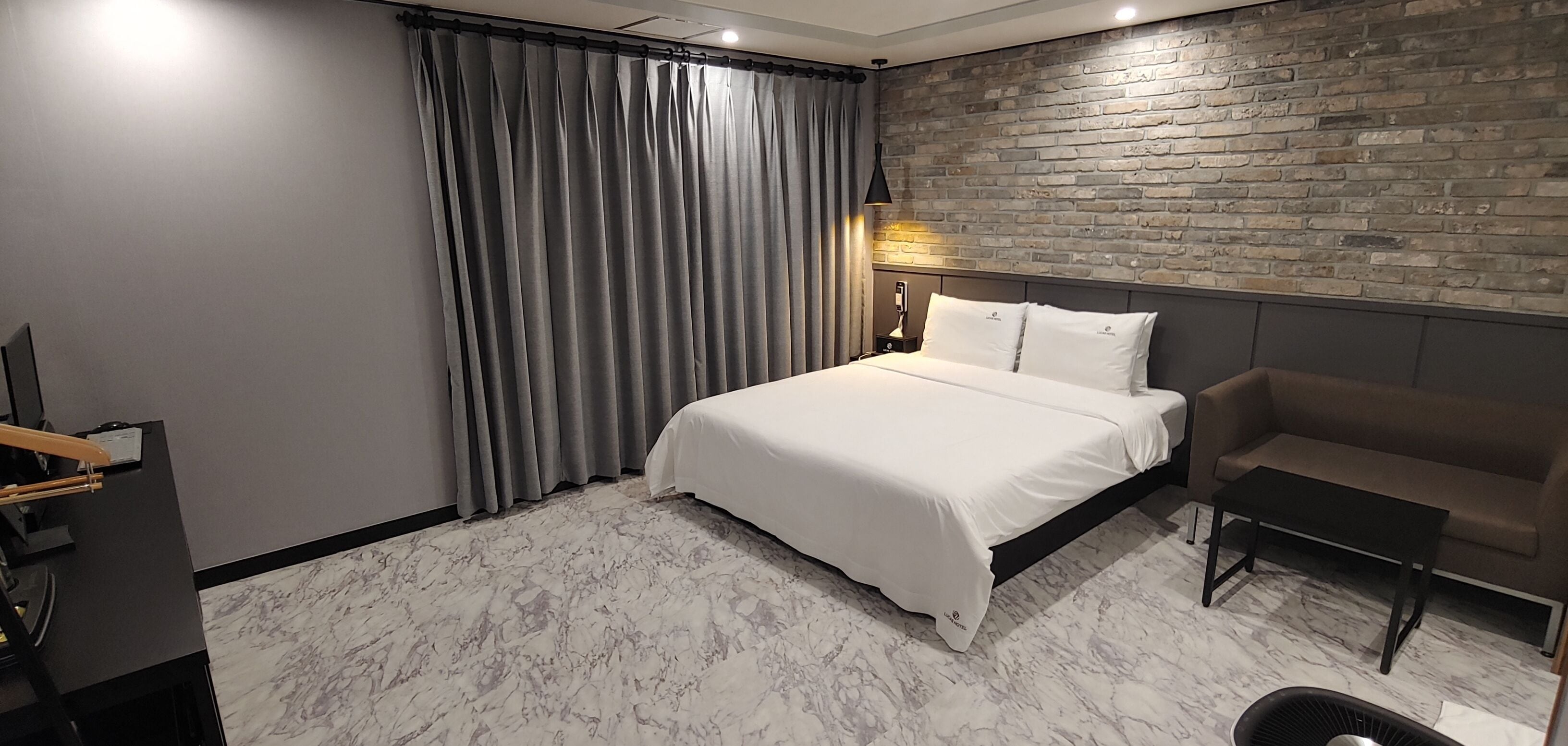 deluxe room, jetted tub | 1 bedroom, premium bedding, individually decorated, free wifi